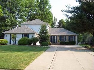 33370 Chatham Dr, Avon Lake, OH 44012