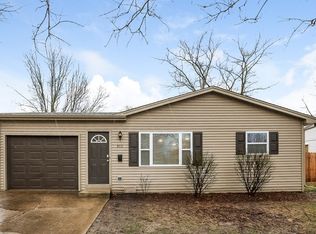 913 Chippewa Cir, Carpentersville, IL 60110