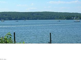 266 Niantic River Rd, Waterford, CT 06385