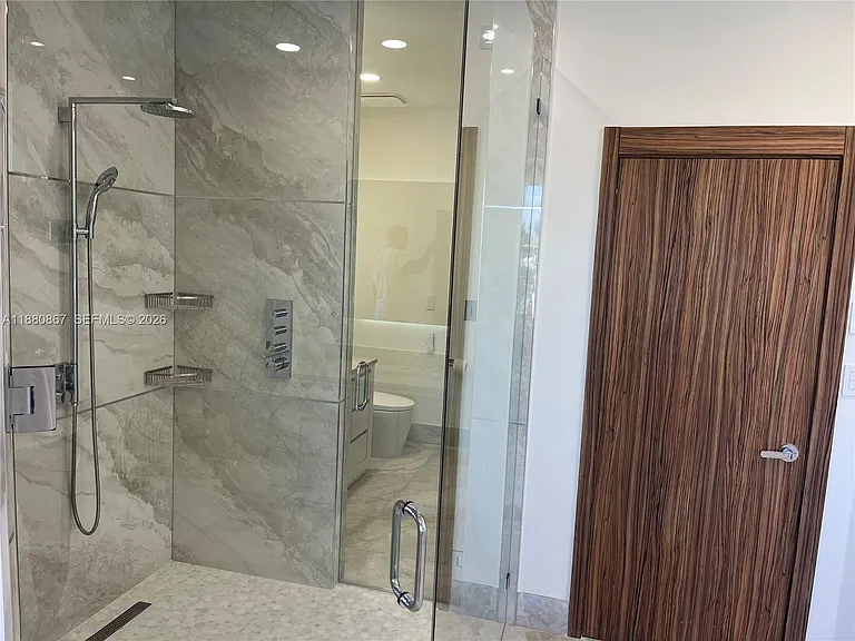3705 NE 214th St #13 — Photo 35
