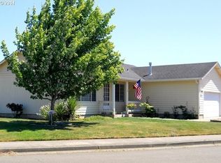 107 Quail Run St, Sutherlin, OR 97479