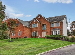 48 Angus Ln, Warren, NJ 07059