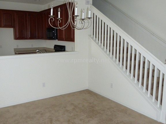 4th image of 935 Rock Harbor Ave