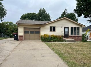 5017 Prince Rd, Lincoln, NE 68516