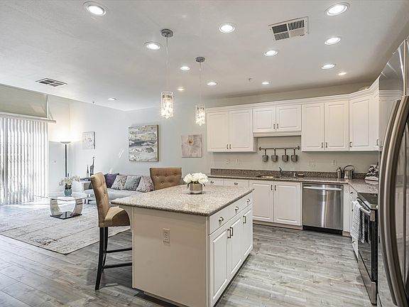 5th image of 88 N Jackson Ave #122A