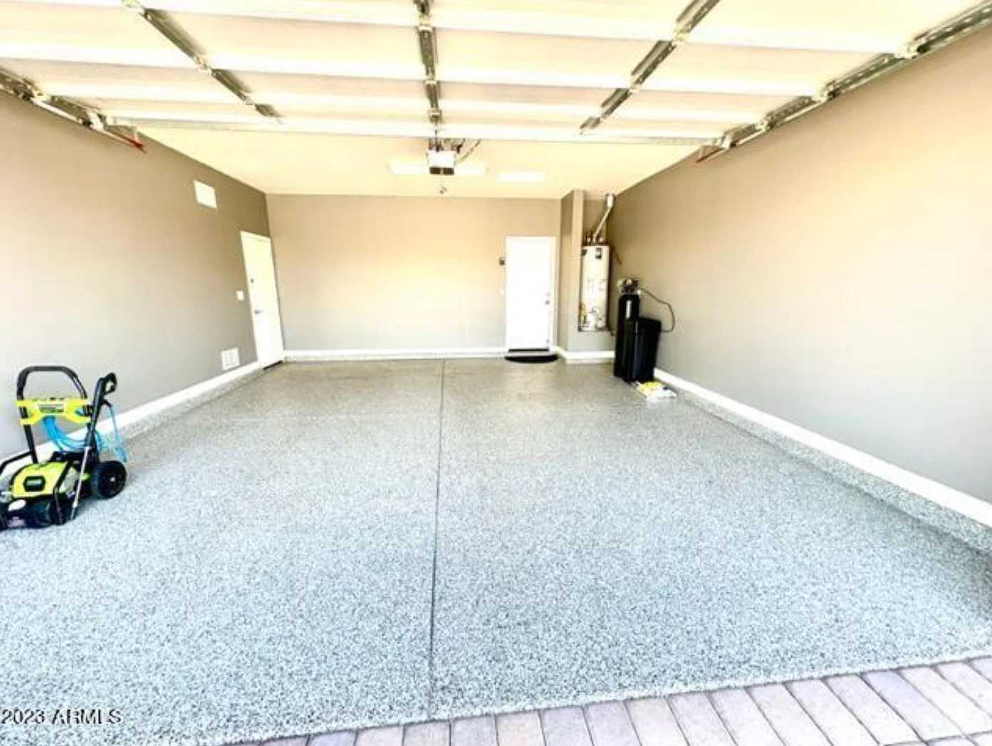 3 bed, 1759 sqft, $2,400 — Photo 4