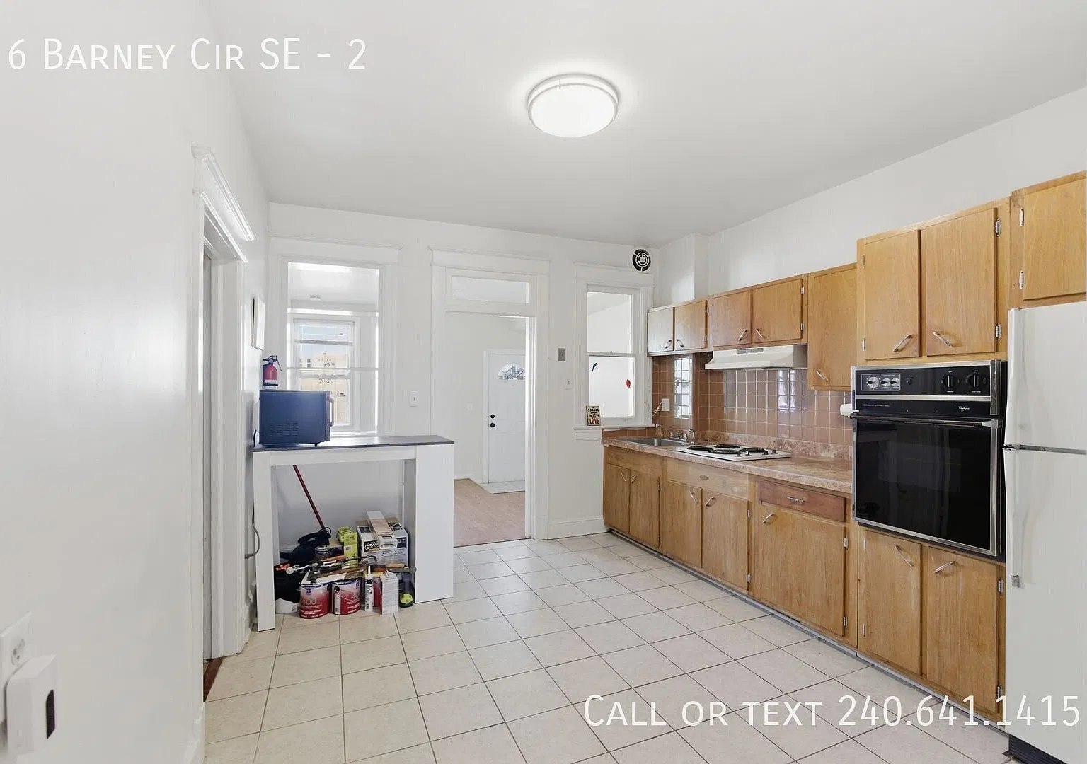Charming 2 BR/1 BA Apartment in Hill East! — Photo 3