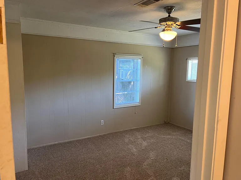 2801 Avenue G — Photo 12