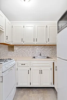 Rented by Oxford Property Group | media 14