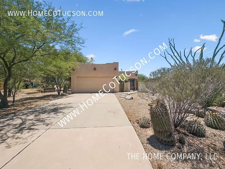 1610 E Water St — Photo 2
