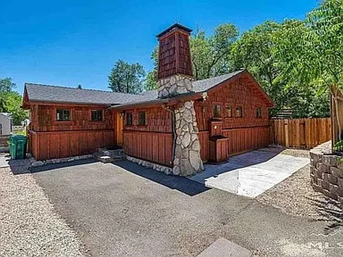 330 College Dr Photo 1