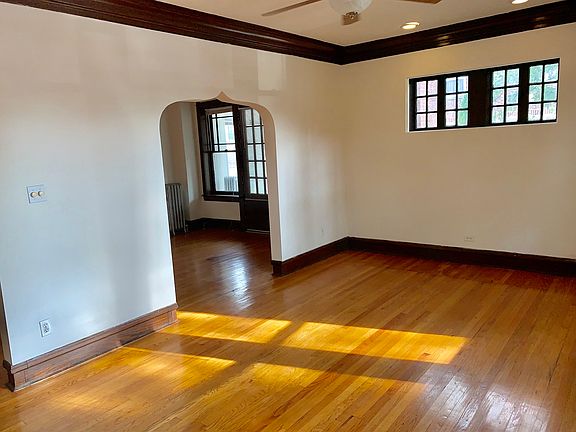 3rd image of 4255 N Lockwood Ave #1S