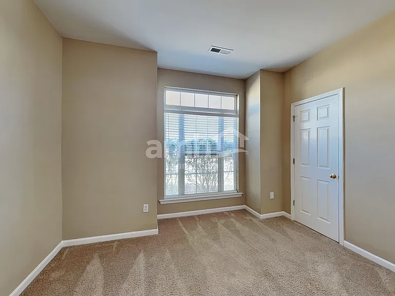 808 Bindon Ln — Photo 17