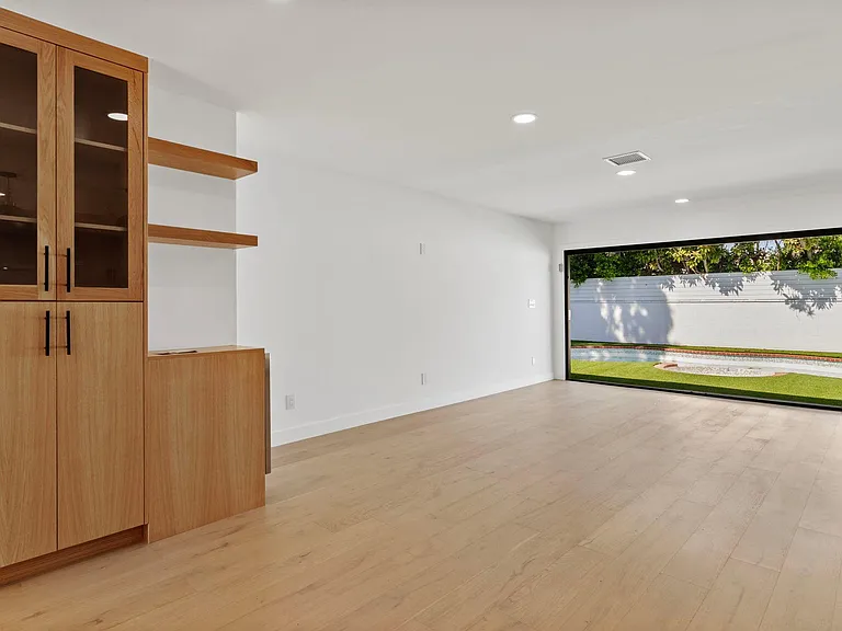 5261 Allott Ave — Photo 9