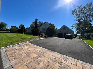 88 Hardwick Ln, Wayne, NJ 07470
