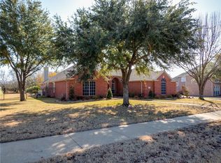 212 Stanford Ct, Heath, TX 75032