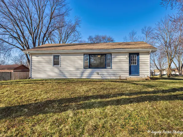 2507 Lilac St, Holiday Hills, IL 60051
