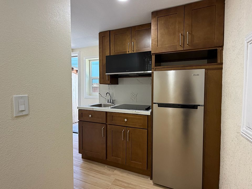 1st image of 1417 Arlington Blvd #Adu