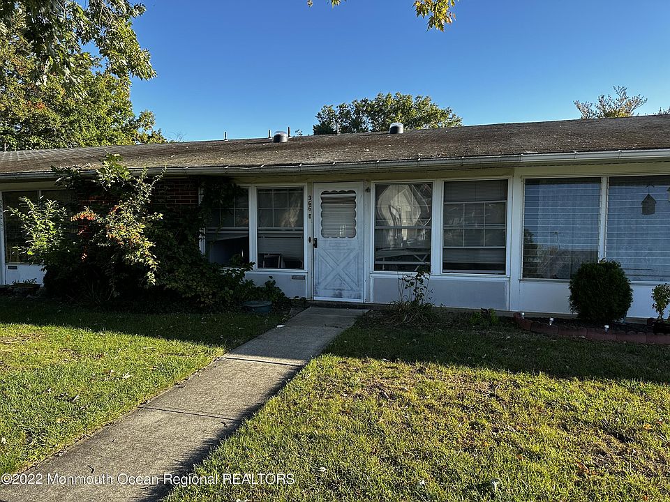 1st image of 366D Chesterfield Ct