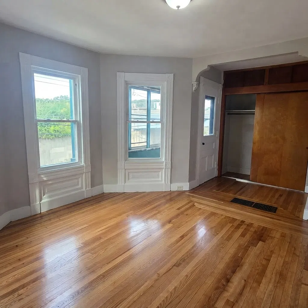 3 bed, 1348 sqft, $2,100 — Photo 4