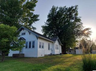 326 S State Rd, Mendon, IL 62351