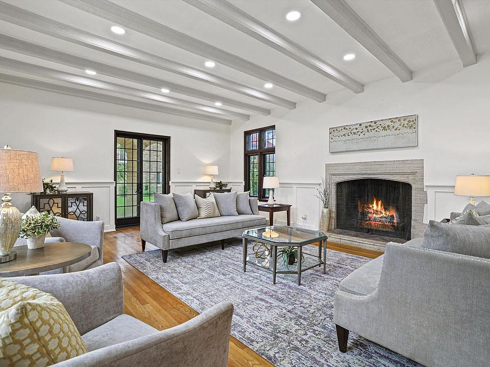 3615 N Lake Dr, Milwaukee, WI 53211 MLS 1811475 Zillow