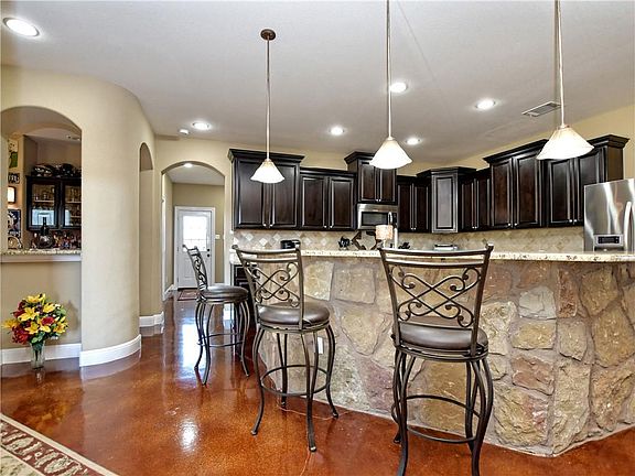 3rd image of 133 Stone House Dr