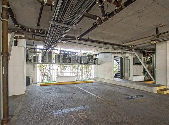 3rd image of 7300 Lakeshore Dr APT 3