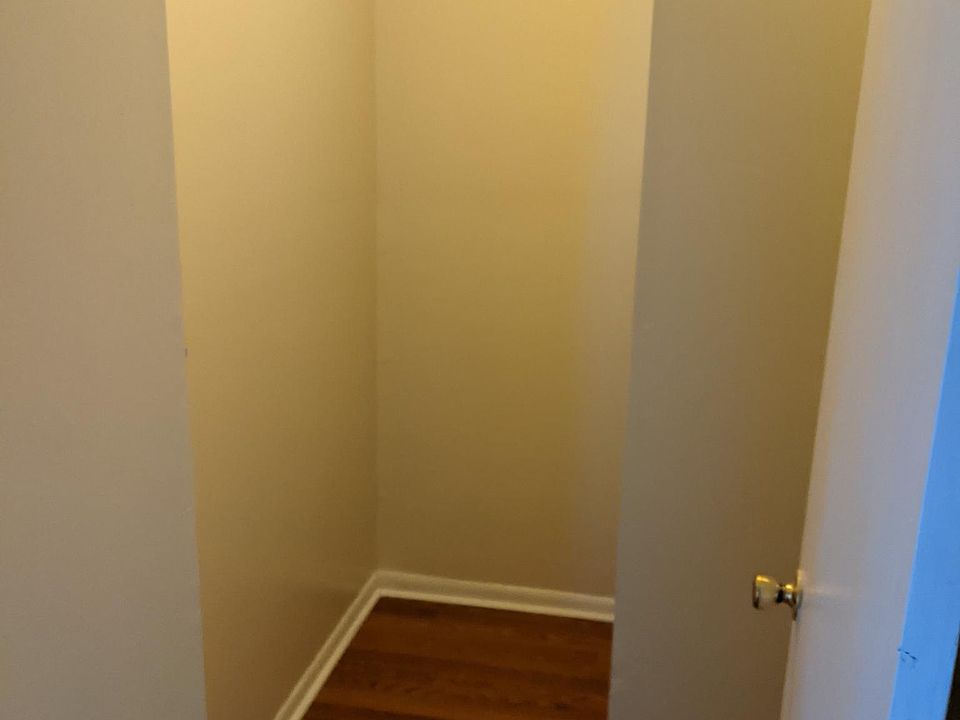 1st image of 631X Argyle St