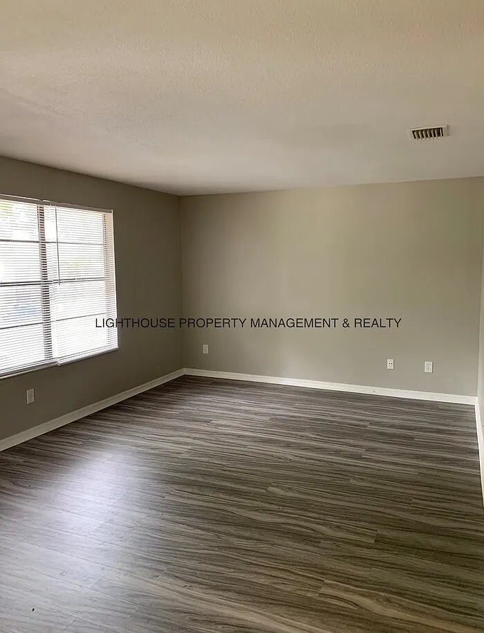 2 bed, 1.5 bath, $1,150 — Photo 2