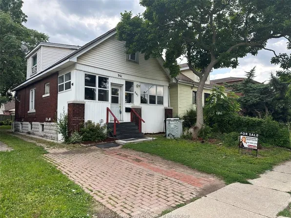 961 Campbell Ave, Windsor, ON N9B 2J4