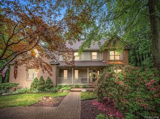 9197 Morning Mist Dr, Clarkston, MI 48348