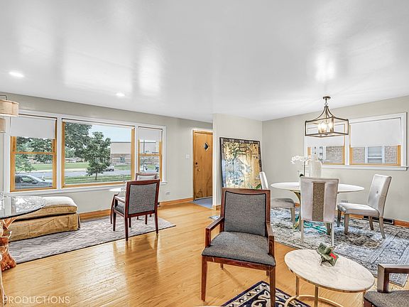3rd image of 5329 Oak Center Dr