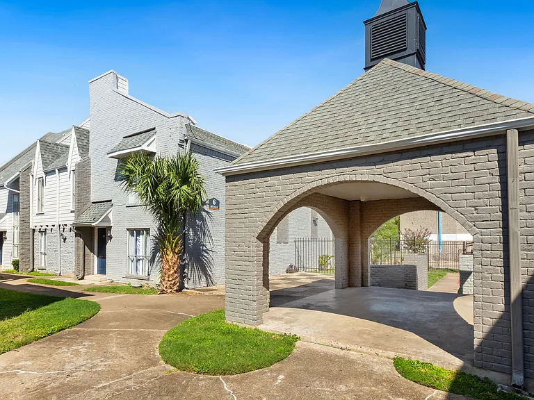 Town Park Apartments — Photo 16
