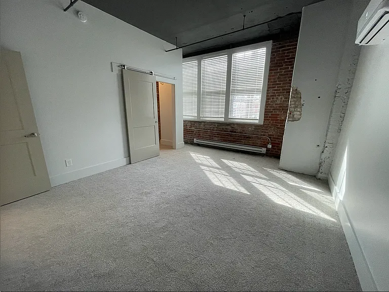 300 N 5th St — Photo 73