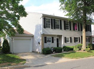16 Willow Ln, Spring Lake, NJ 07762