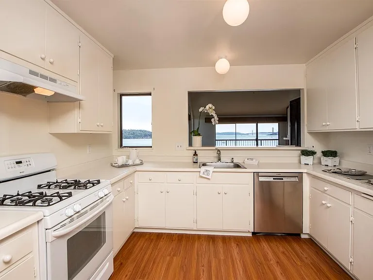 24 Linda Vista Ave — Photo 2