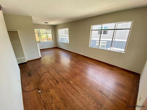 5th image of 328 Hanover Ave #10