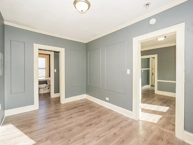 2174 W 103rd St #4 — Photo 5