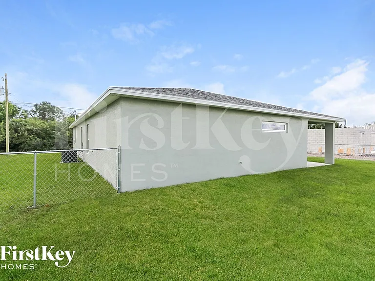 729 SW Estate Ave — Photo 15