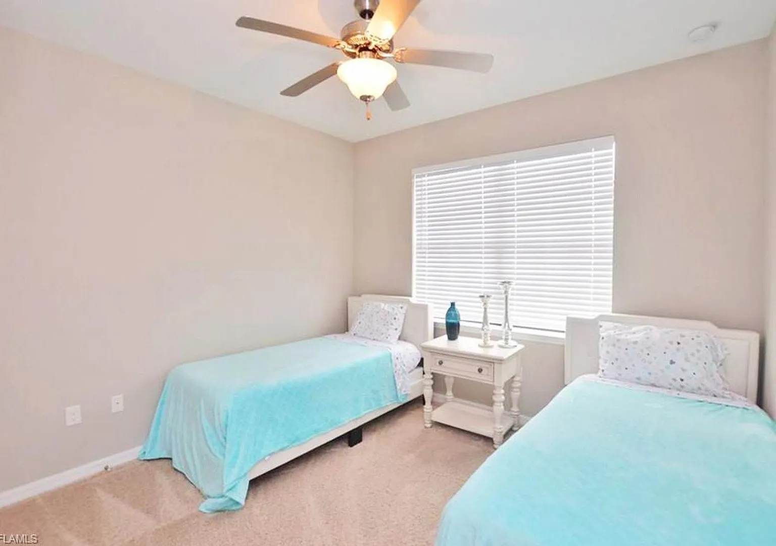 Brand new Construction Coach Home in Paloma Overlooking the Lake! — Photo 2