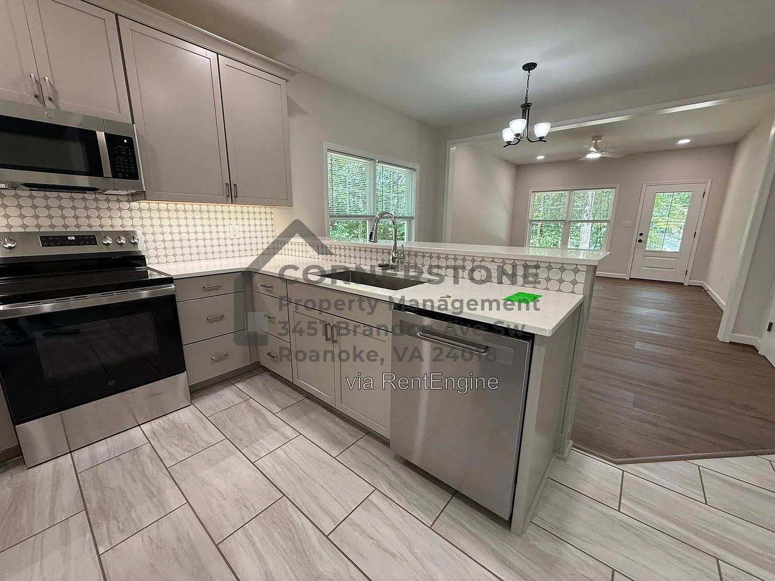 3 bed, 2.5 bath, 1760 sqft, $2,695 — Photo 2