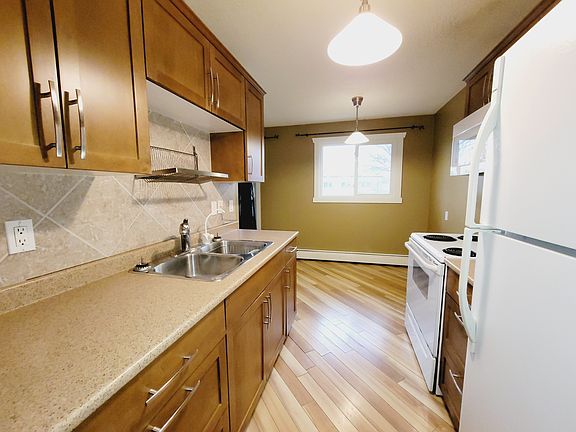 3rd image of 10149 83rd Ave NW #306