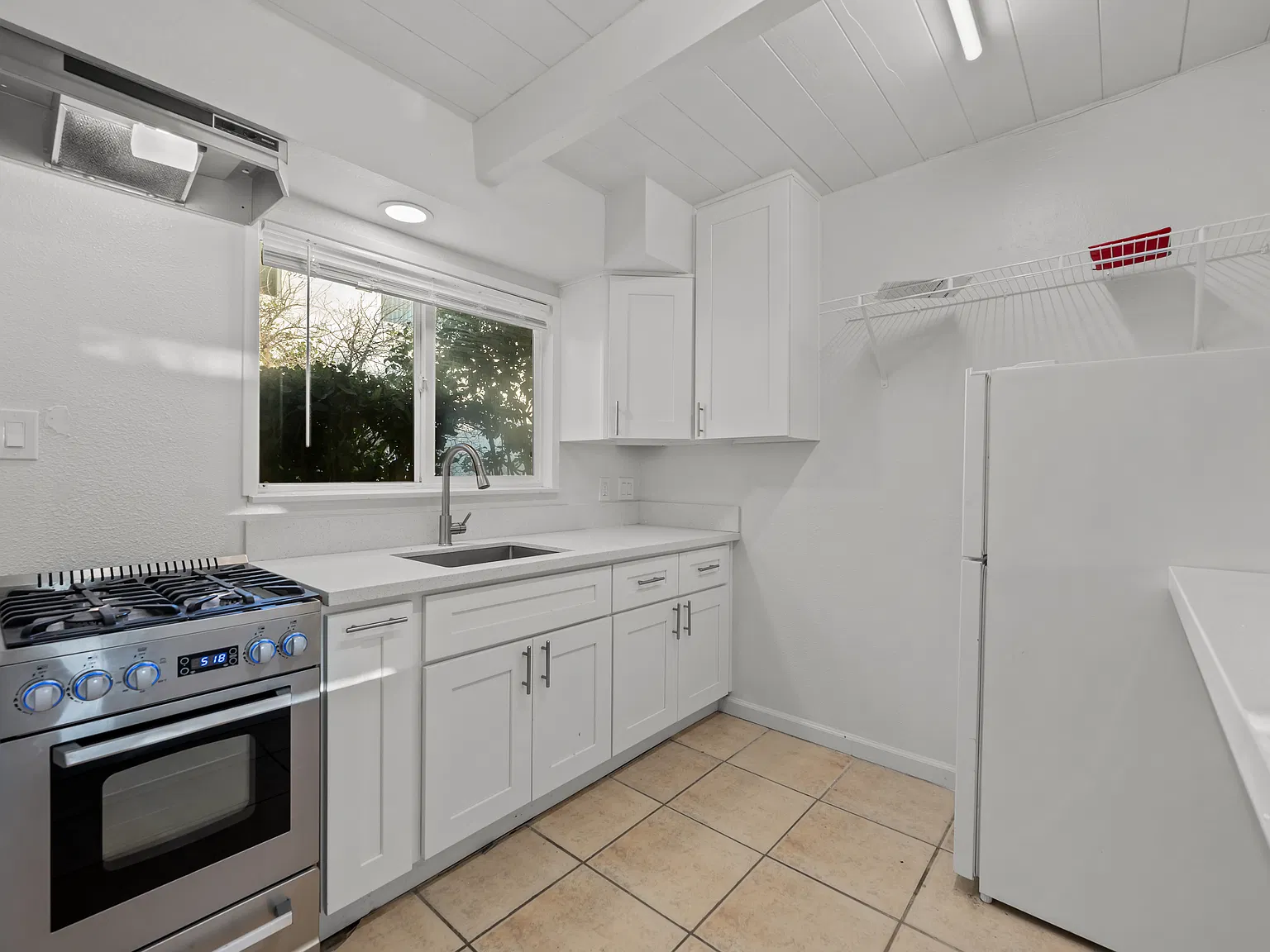 Studio, 300 sqft, $2,195 — Photo 3