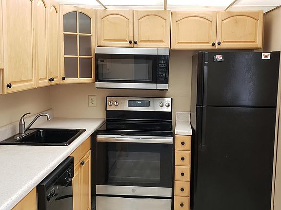 2nd image of 2300 NE 1st Ln #3050