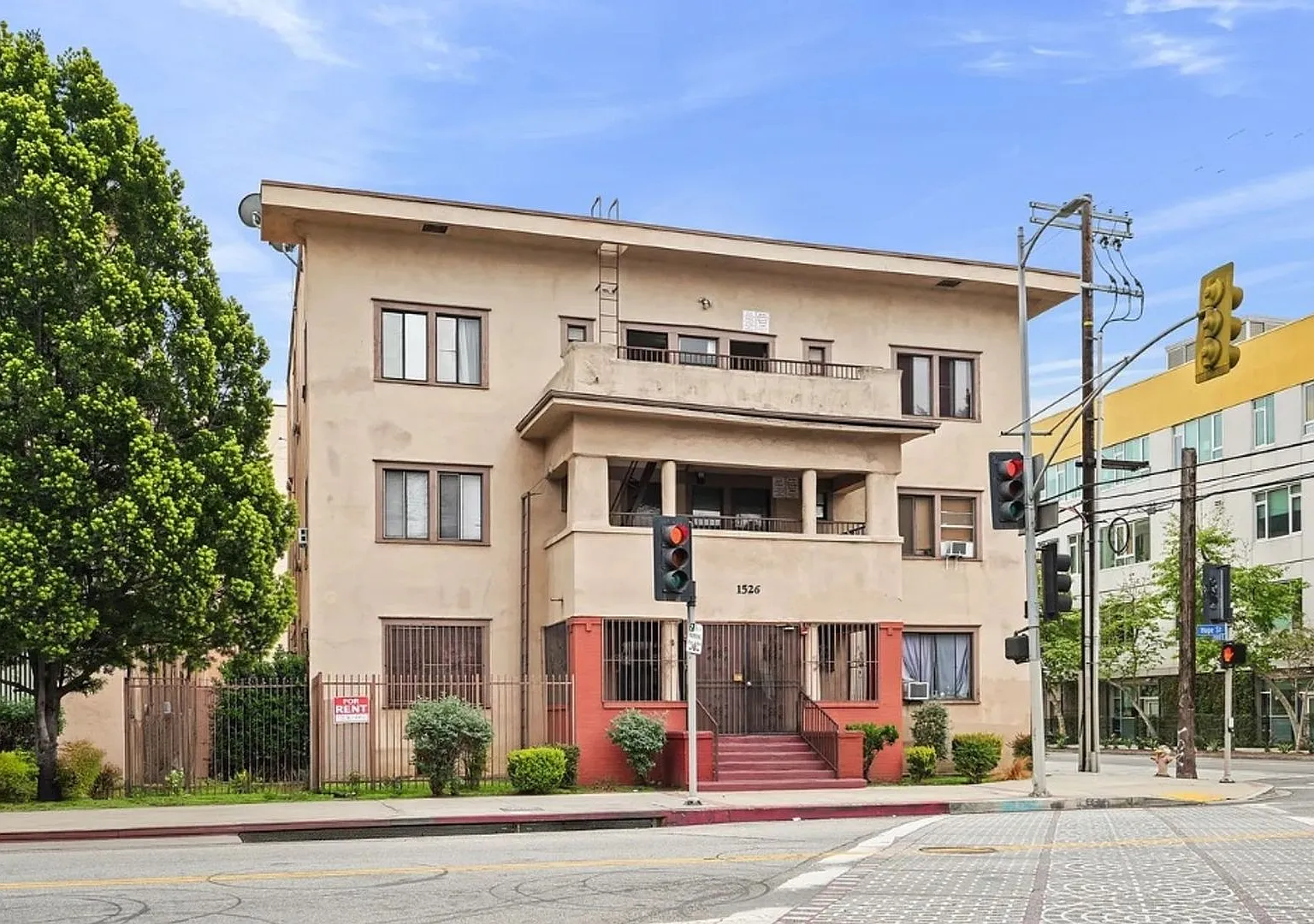 1526 S Hope St — Photo 3