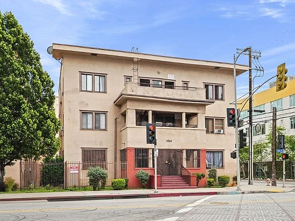 3rd image of 1526 S Hope St #151606