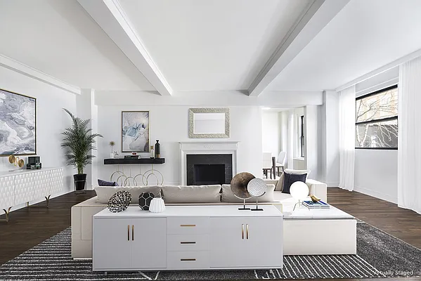 Sold by Warburg | media 1