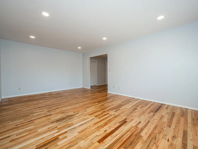 111 Kensington Rd #8 — Photo 5
