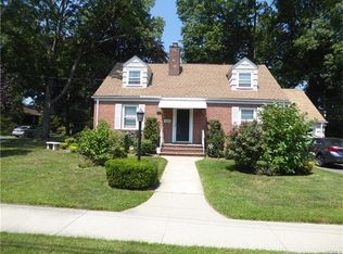 30 Bentay Dr, Harrison, NY 10528